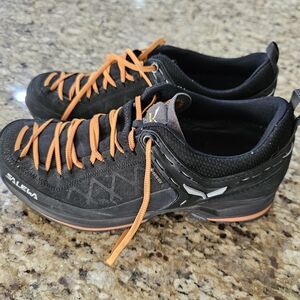 Men's Salewa Hiking Shoes Size 8